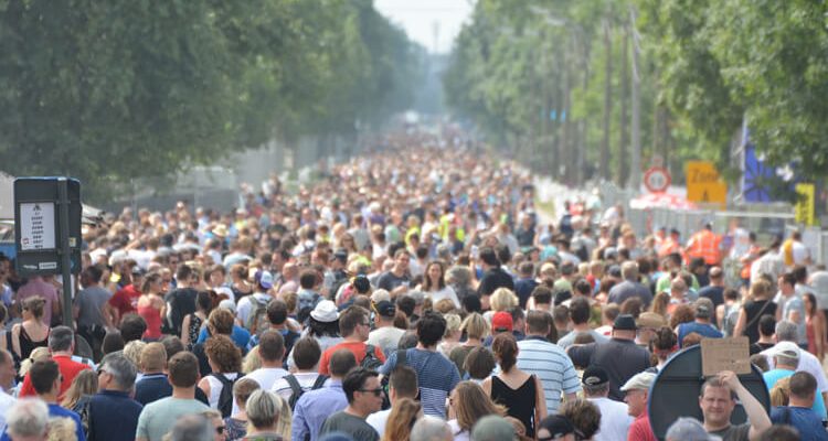A kritikus tömeg és a nagy számok törvénye